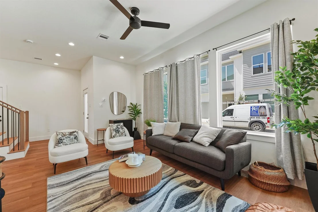 Photo of 8902 Knoll Branch Dr Drive