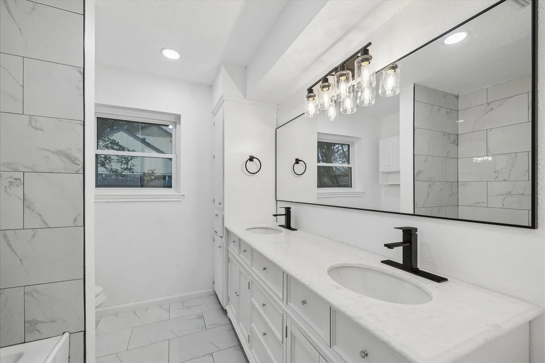 Photo of 210 Weeping Oak Lane