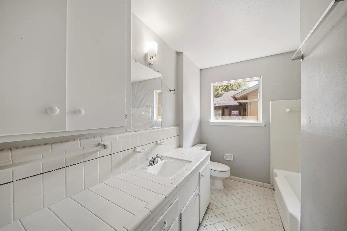 Photo of 7043 Hendon Lane
