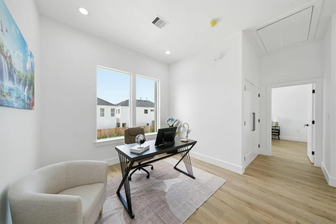 Photo of 8902 Knoll Leaf Drive