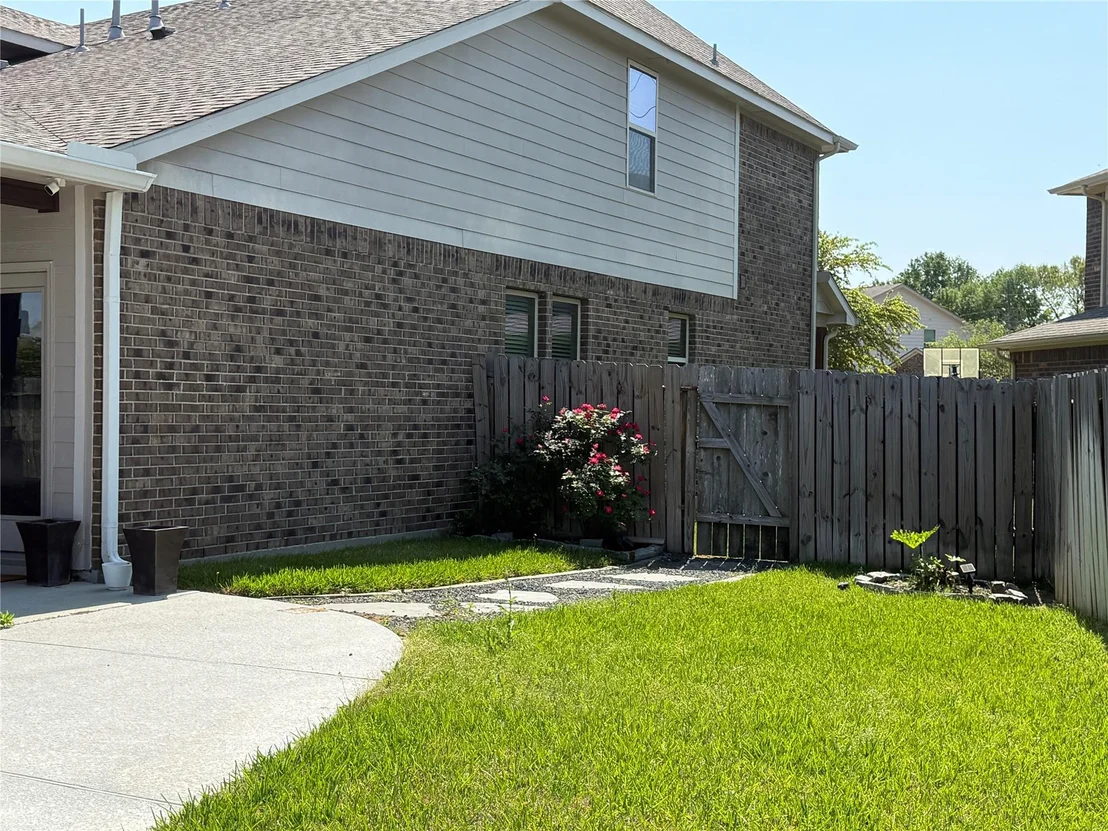 Photo of 7126 Edwanna Lane