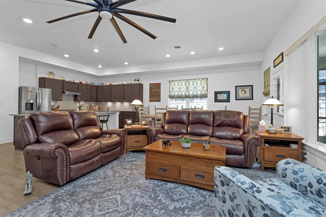 Photo of 954 Golden Willow Lane
