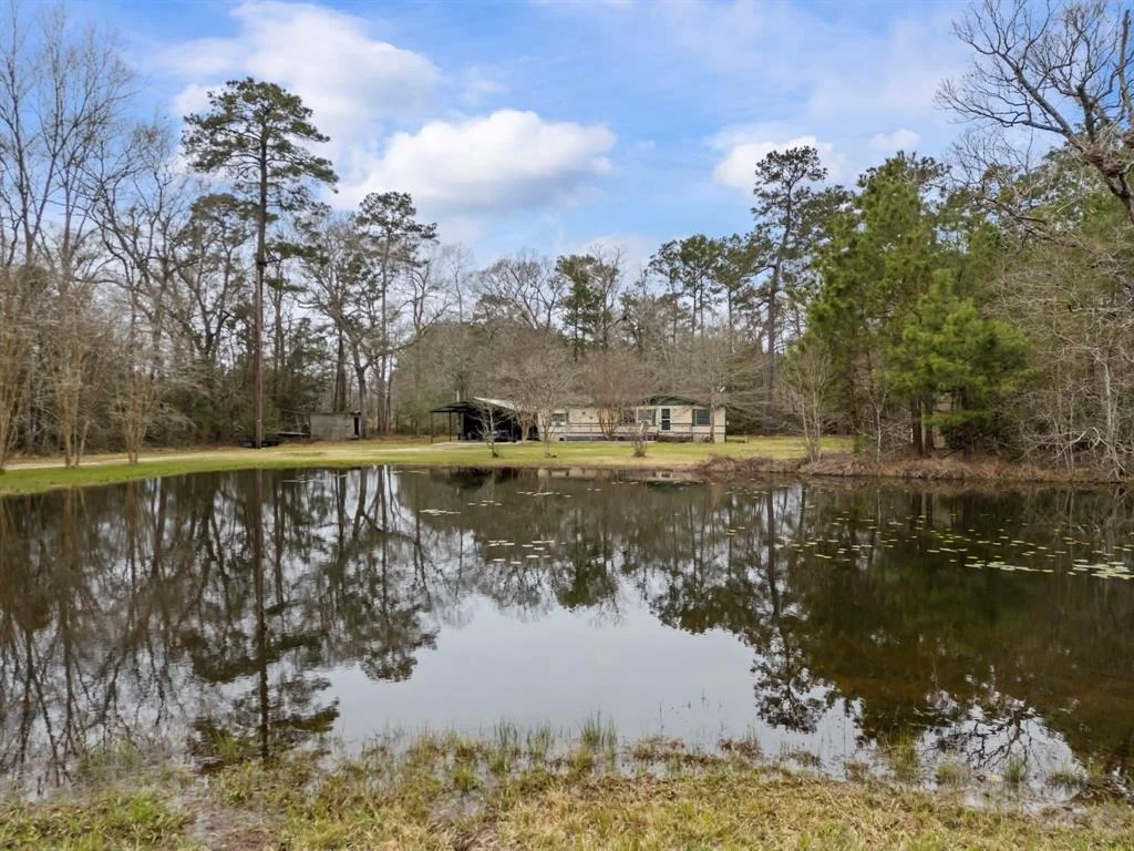 Photo of 17422 Woods Drive