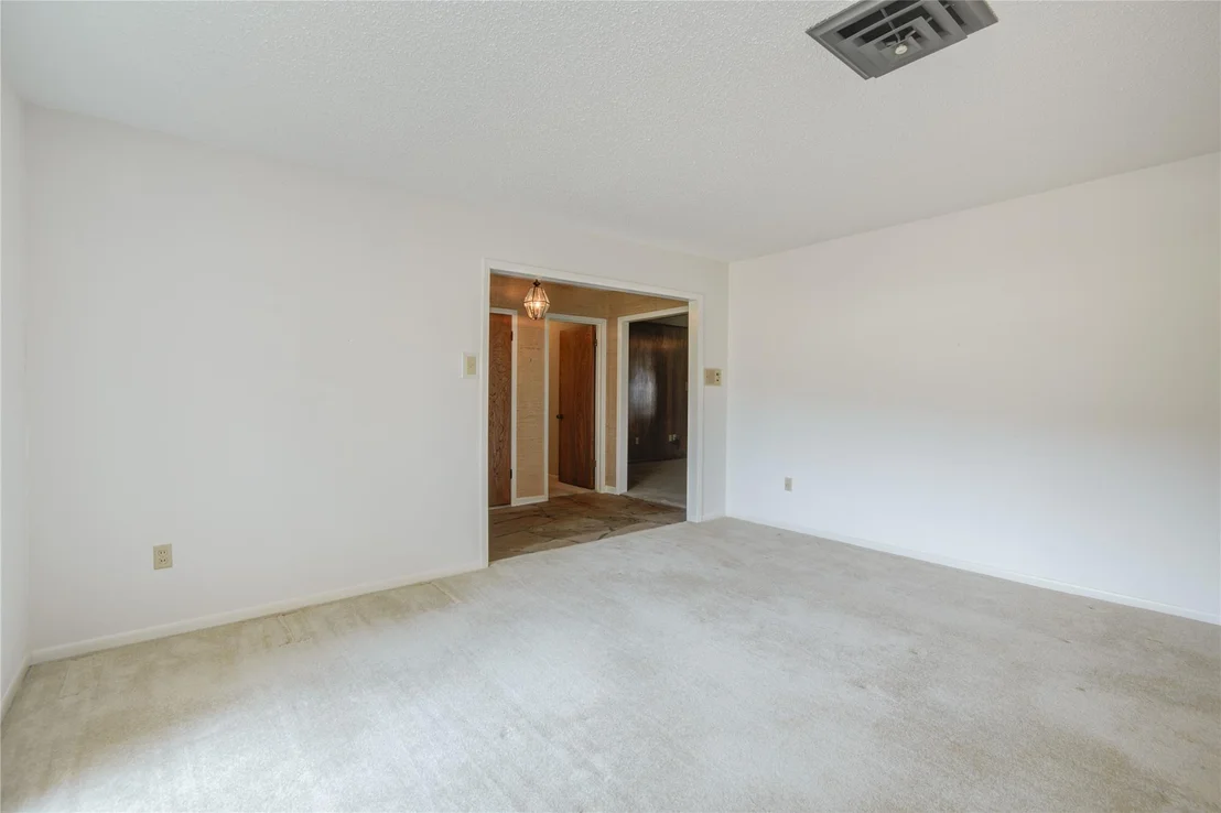 Photo of 114 Post Oak Road