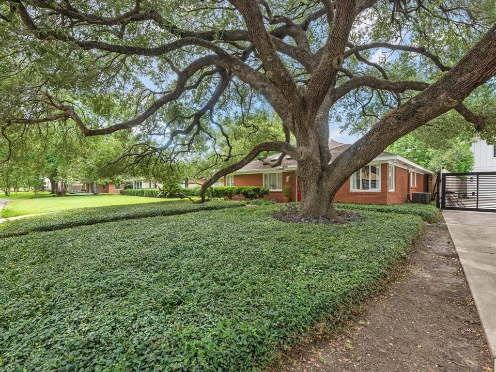 Photo of 3718 Grennoch Lane