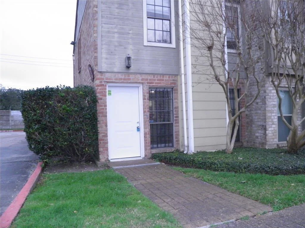 Photo of Unit D1 at 9901 Sharpcrest Street