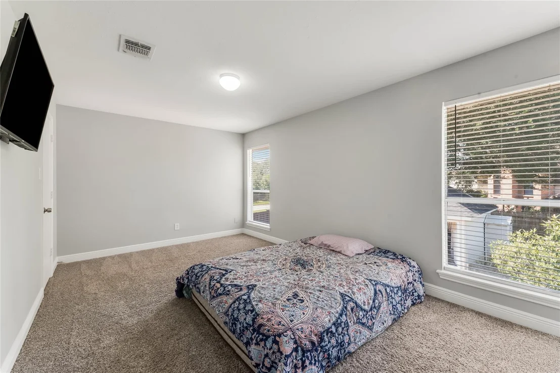 Photo of 18318 Oakhampton Drive