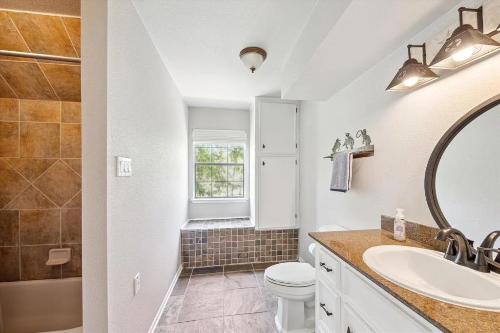 Photo of 575 Oak Meadow Road