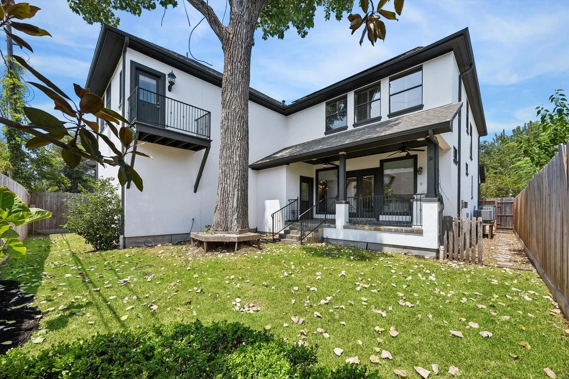 Photo of 4523 Maple Street