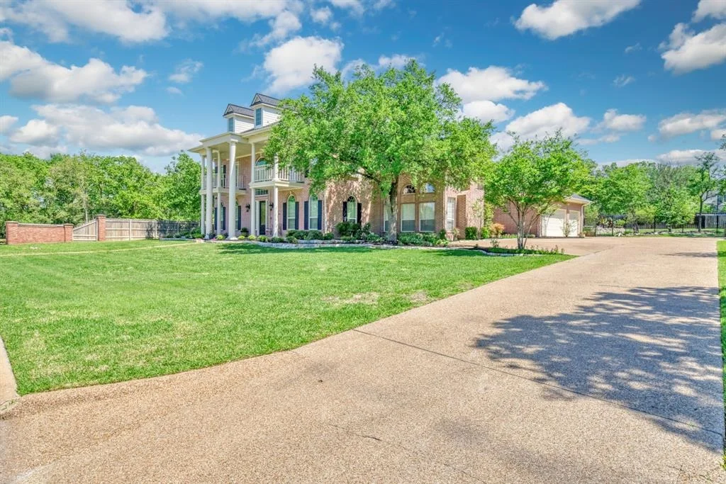 Photo of 4304 Hyde Park Lane