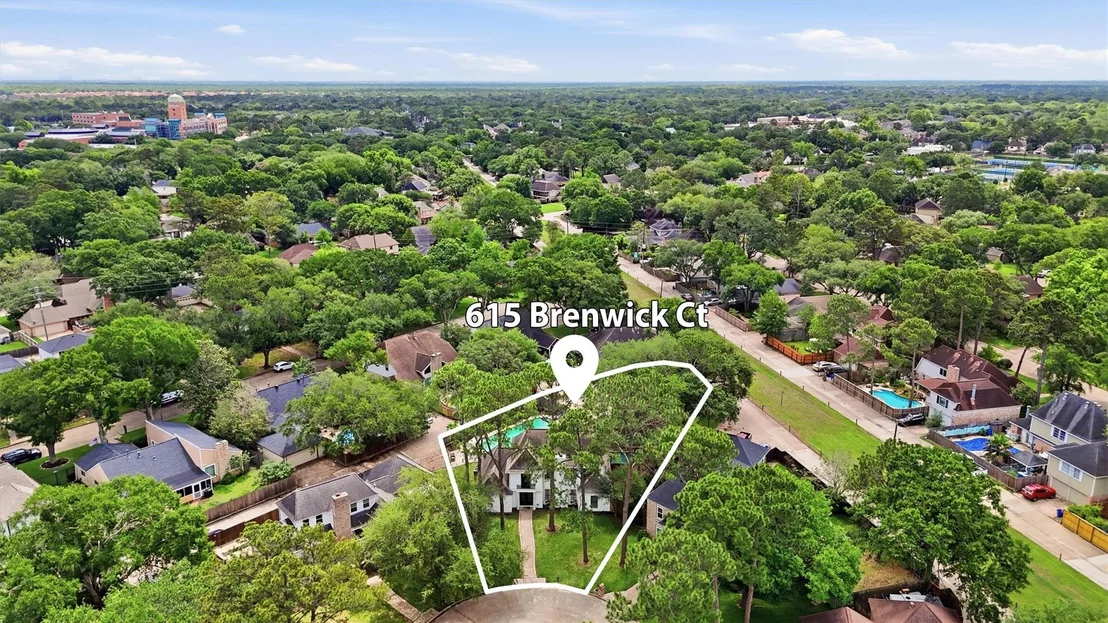 Photo of 615 Brenwick Court