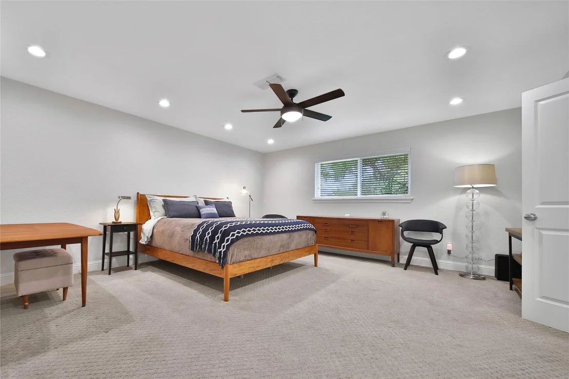 Photo of 1503 W T C Jester Boulevard