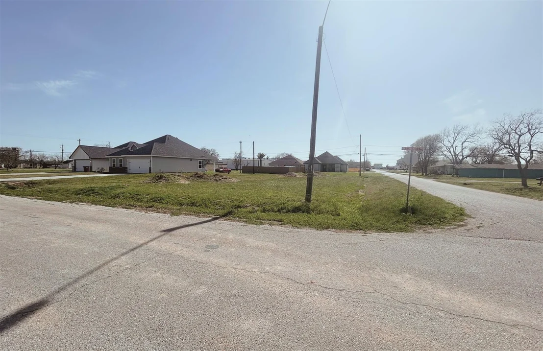 Photo of 101 S Avenue C