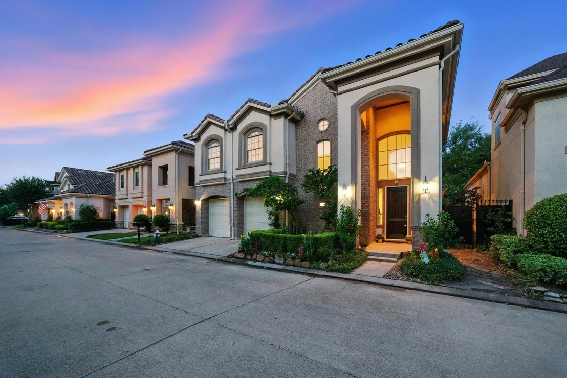 Photo of 2714 Stuart Manor