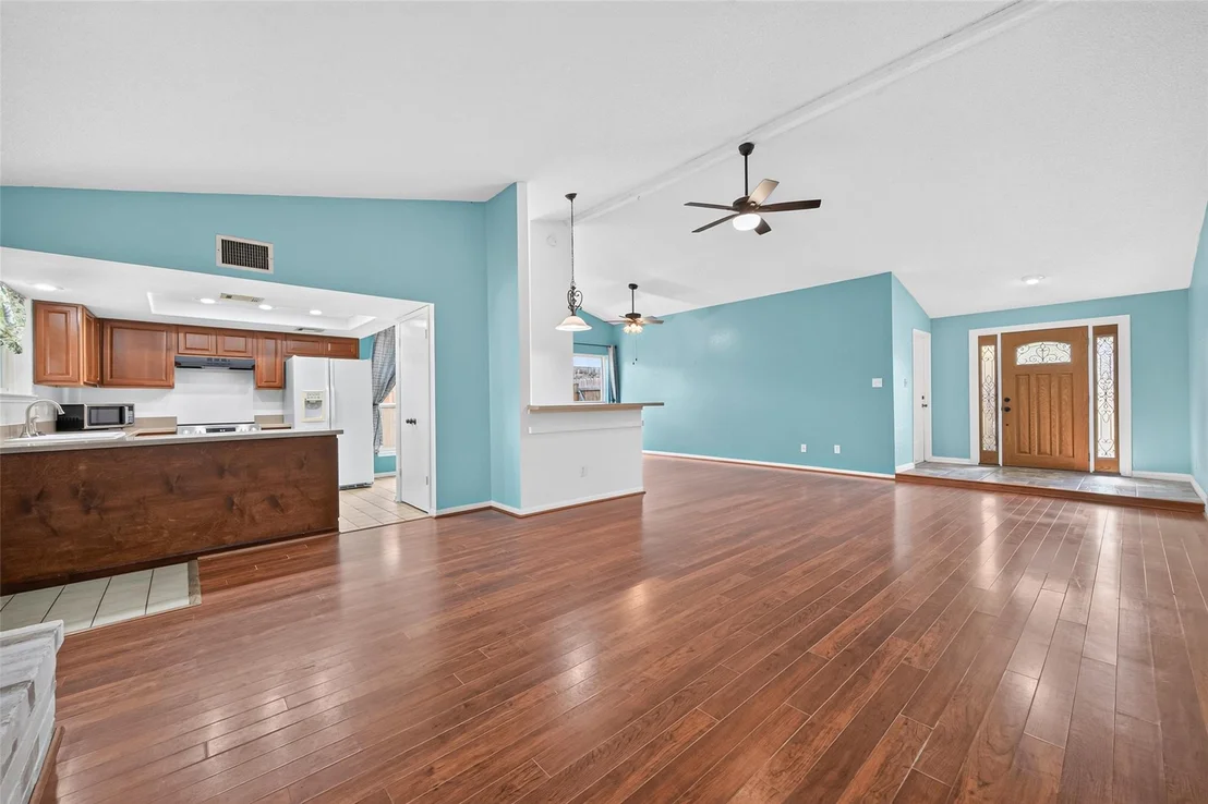 Photo of 17531 Crestline Road
