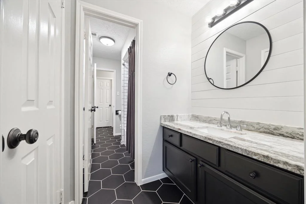 Photo of 904 Laurelfield Drive
