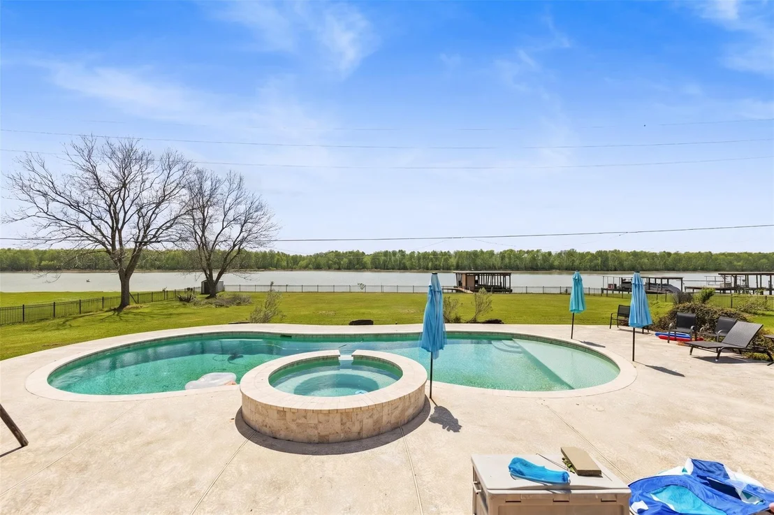 Photo of 174 Lake Front Drive