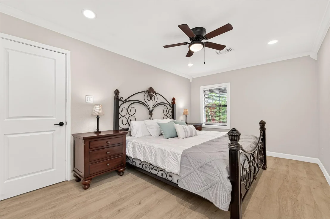 Photo of 2012 White Oak Drive