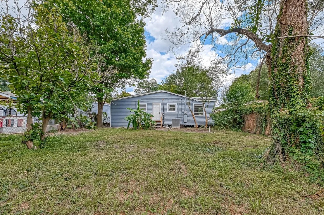 Photo of 8129 Barkley Street