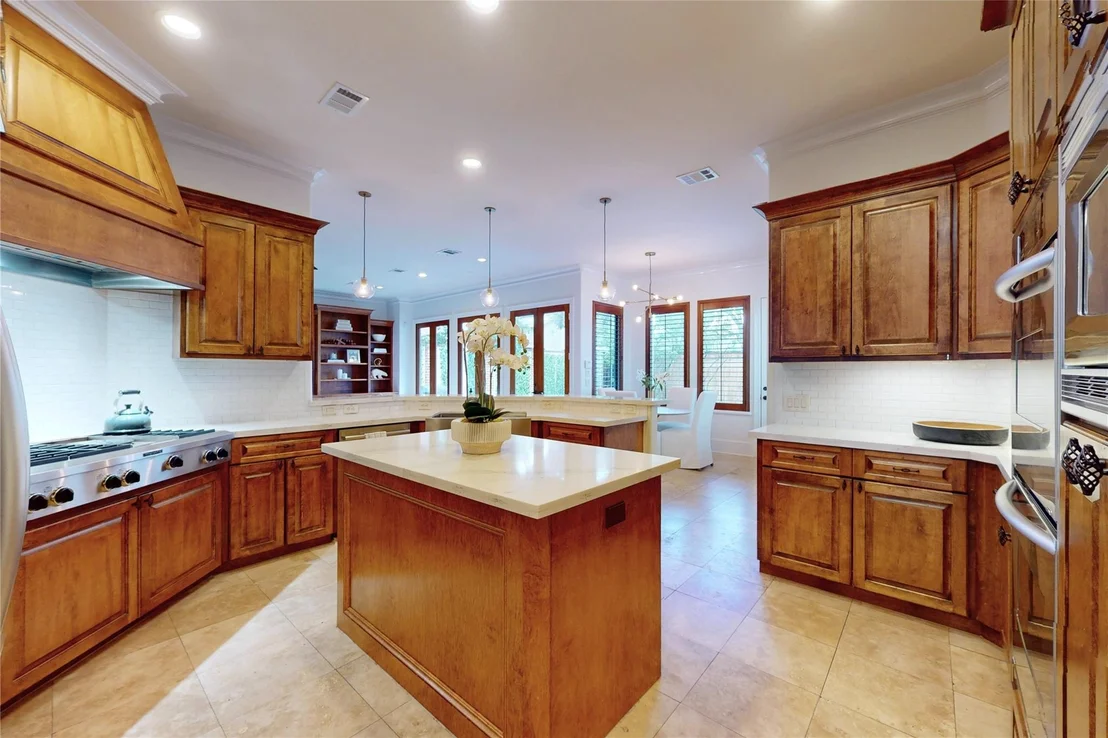 Photo of 6015 Floyd Street