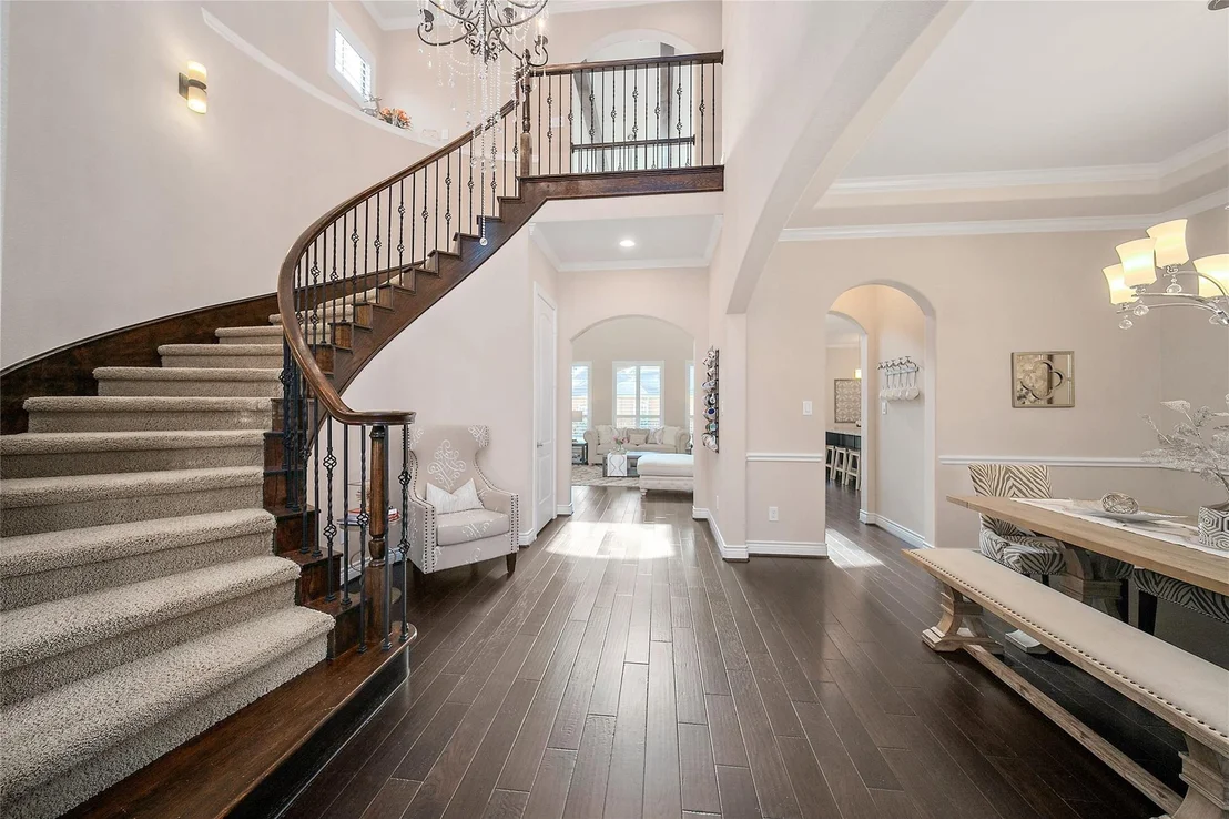 Photo of 121 Silverstone Lane