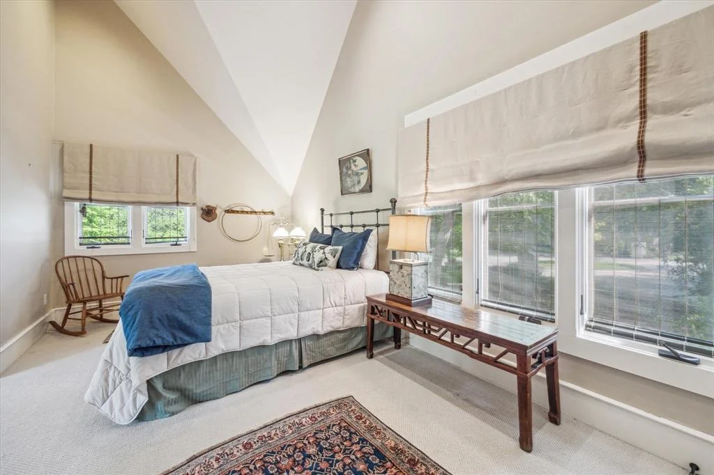 Photo of 15 River Circle