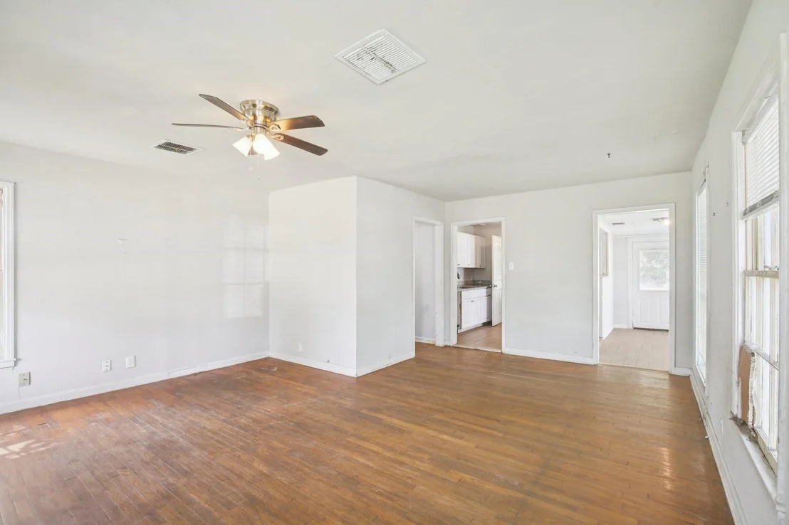 Photo of 1531 W 8th Street
