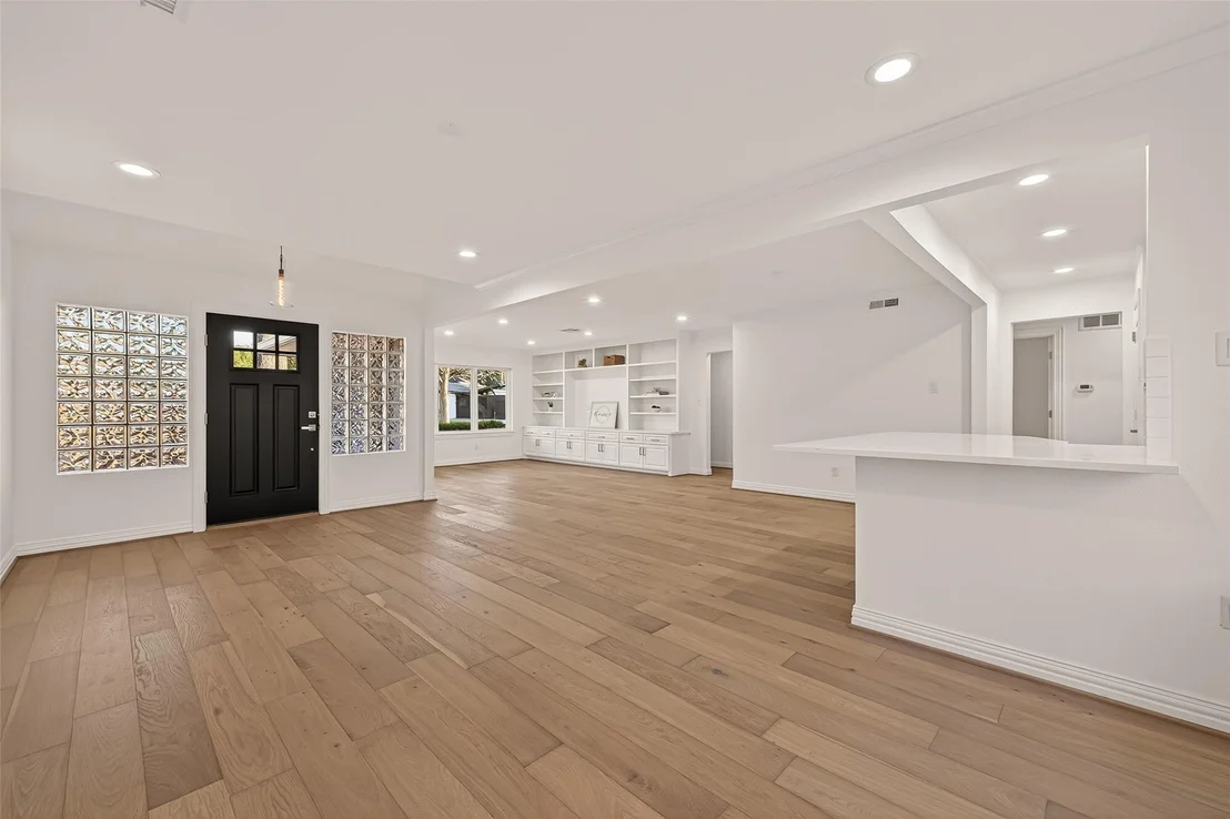 Photo of 4862 Creekbend Drive