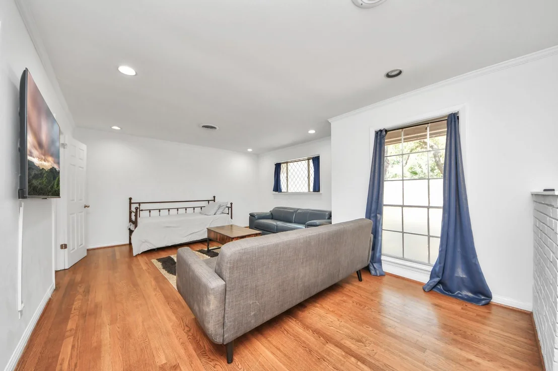 Photo of 5139 Beechnut Street