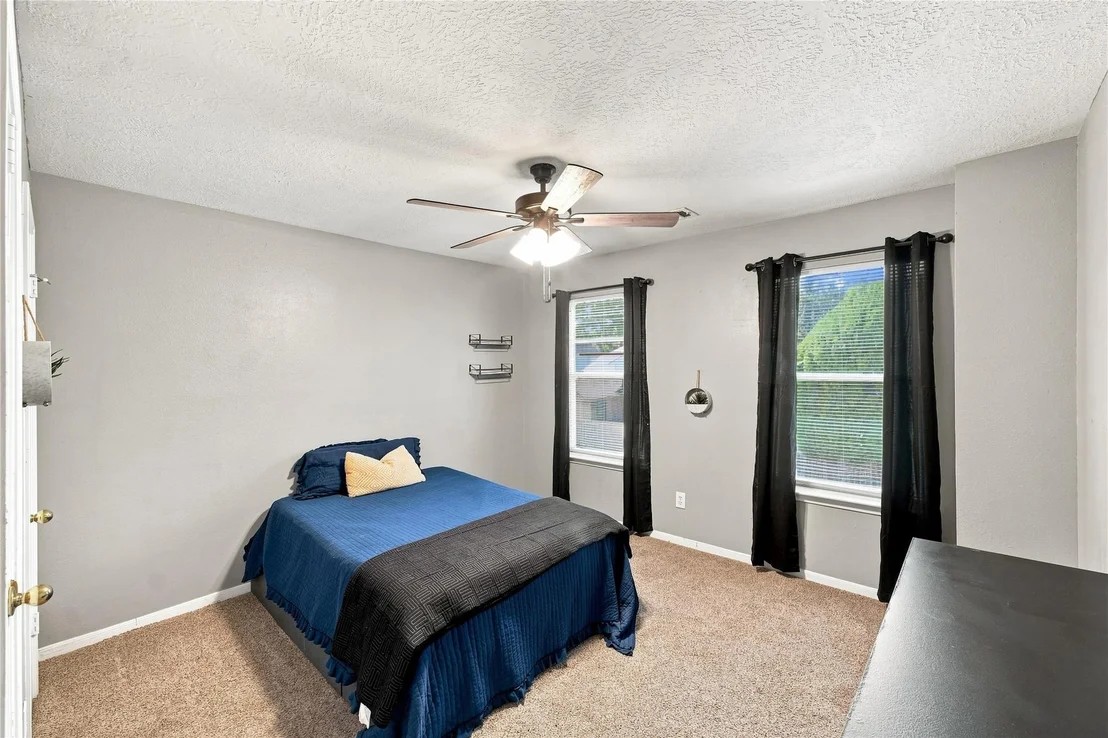Photo of 10827 Oak Acres Drive