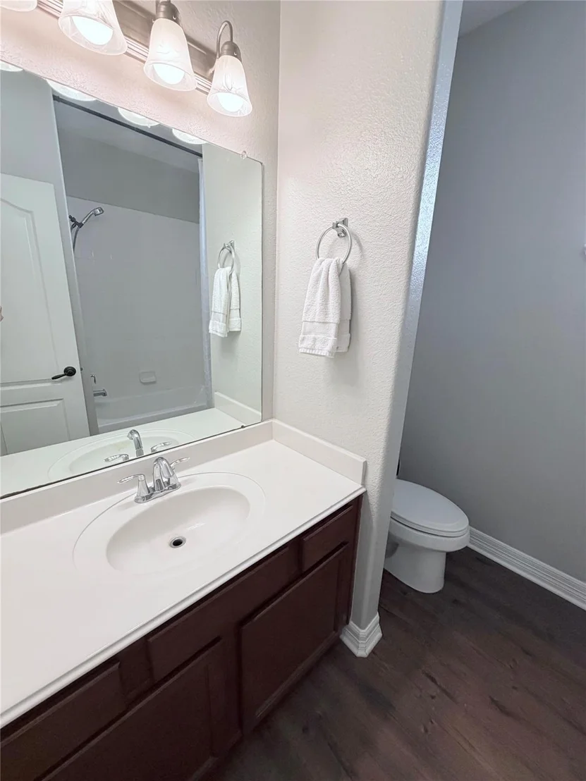 Photo of 1721 Round Oak Lane