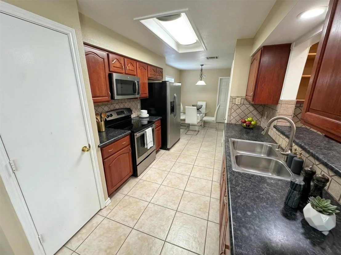 Photo of 7315 Foxside Lane
