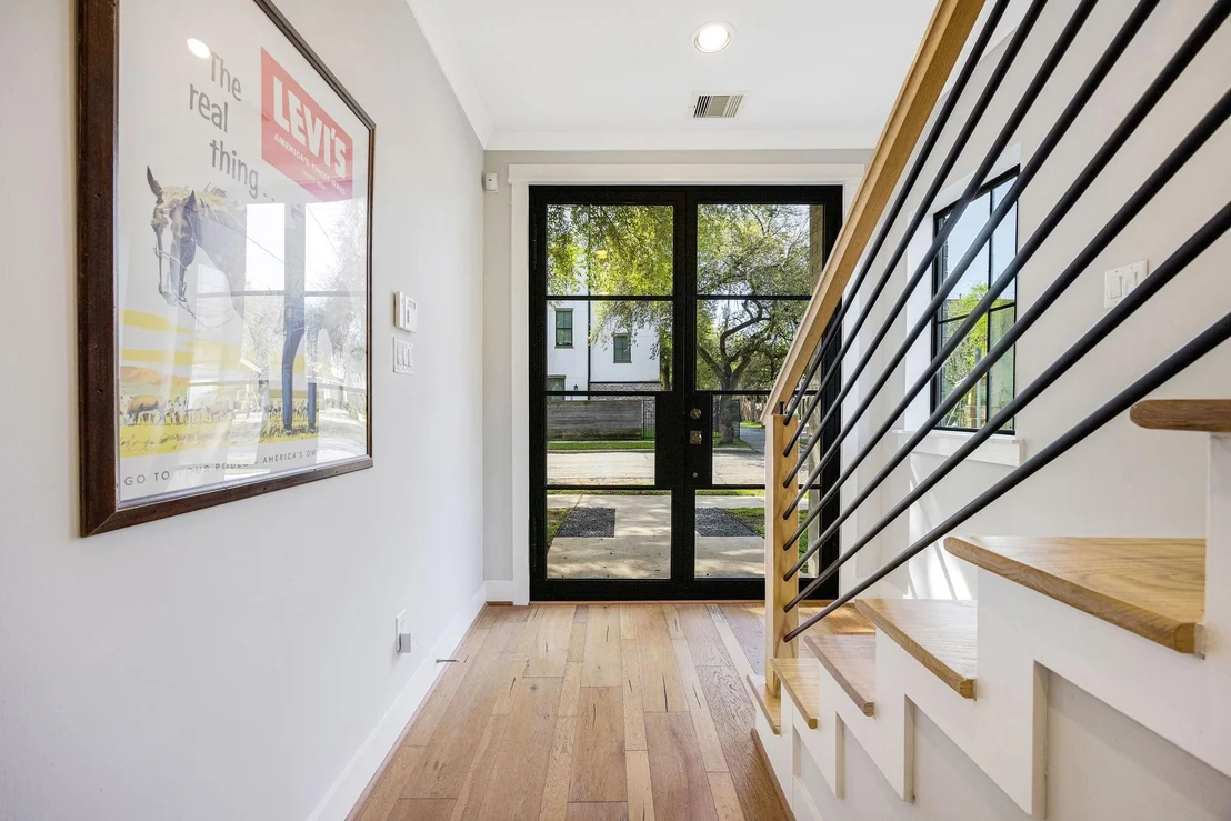 Photo of 418 Hyde Park Boulevard