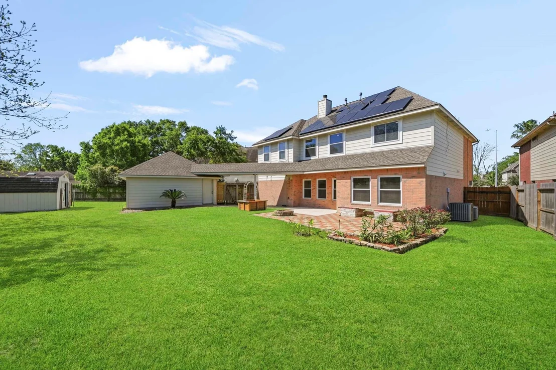 Photo of 215 Crabapple Drive