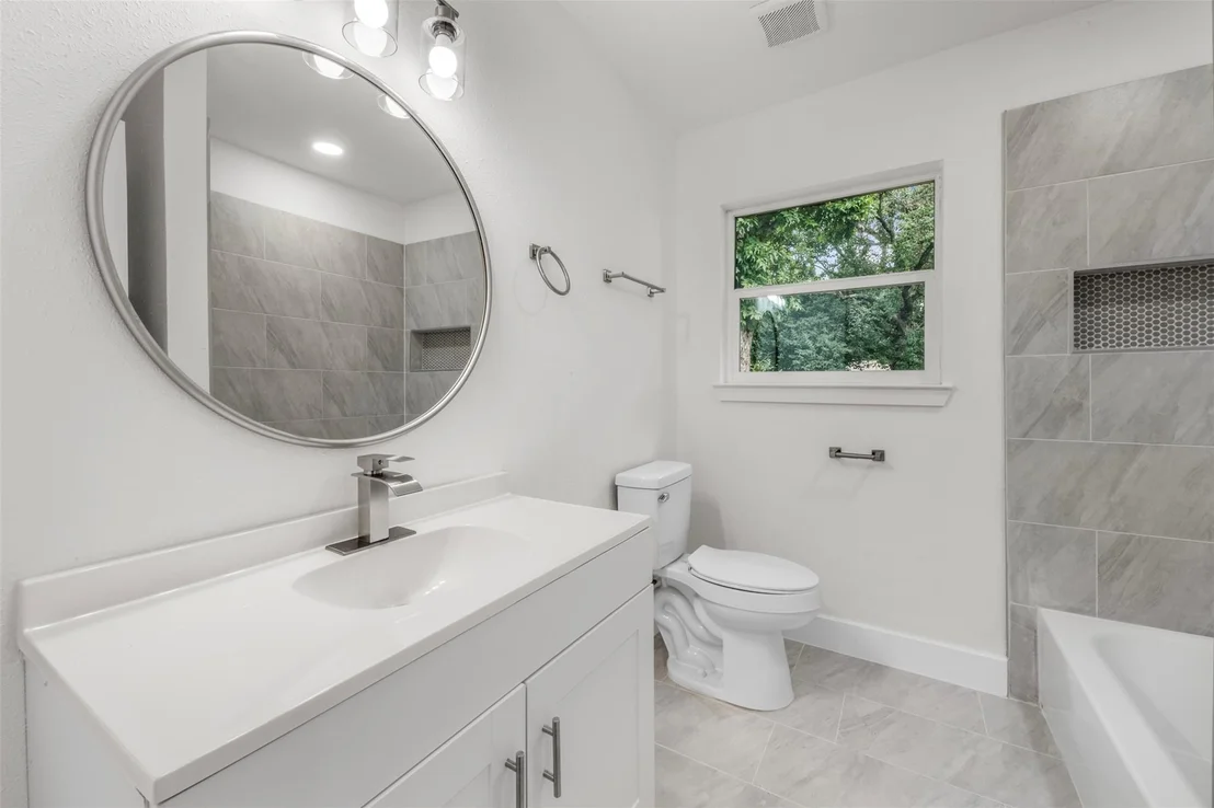 Photo of 1106 W Thomas Avenue