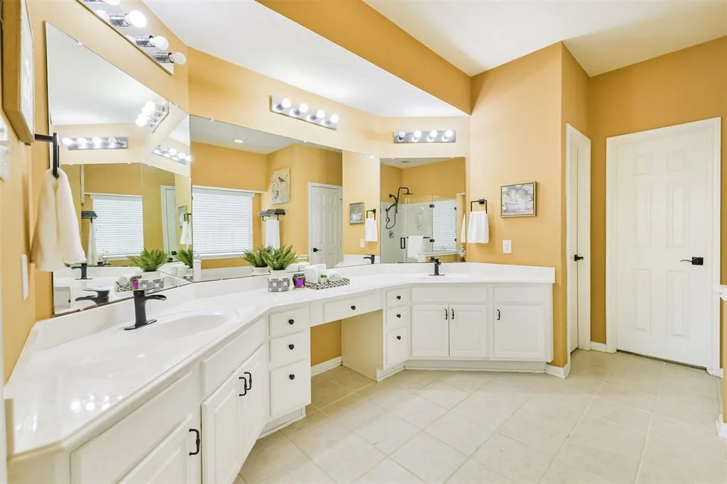 Photo of 9127 Memorial Valley Drive