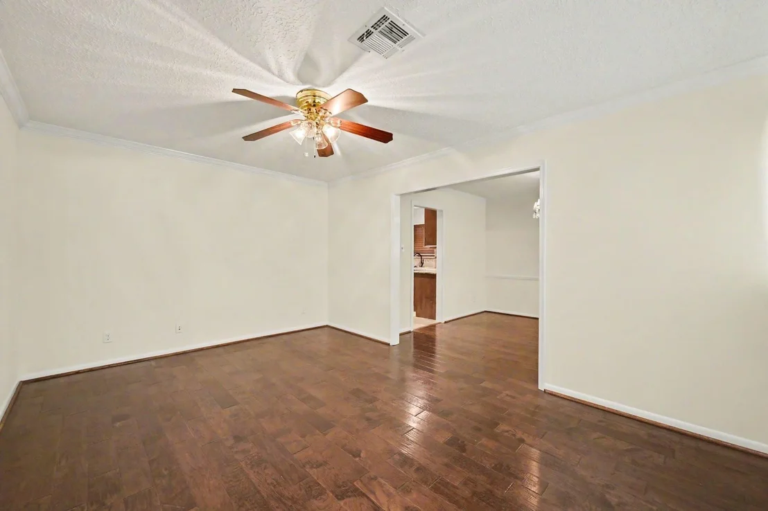 Photo of 26222 Oakhurst Drive
