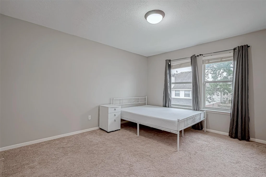 Photo of 22922 Montclair Park Lane