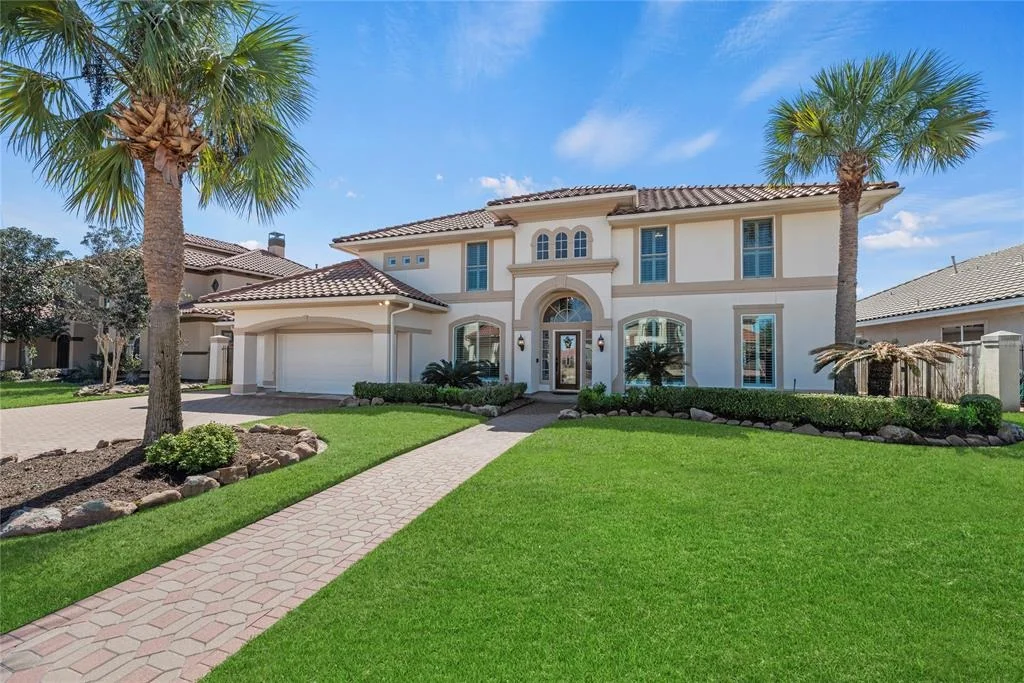Photo of 18919 Crescent Bay Drive