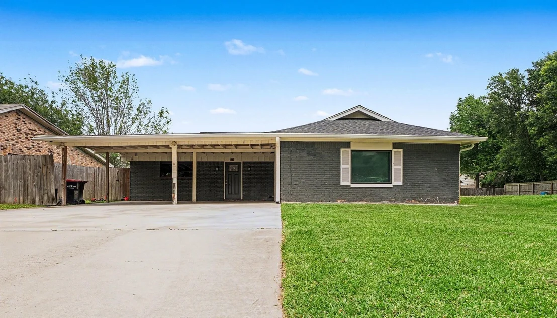 Photo of 5318 Hemlock Drive