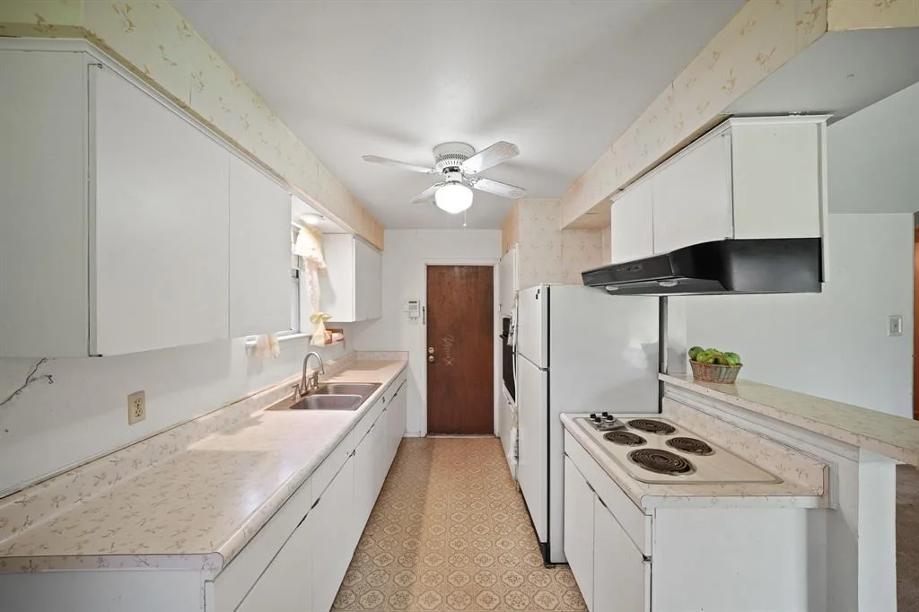 Photo of 6027 Dellfern Drive