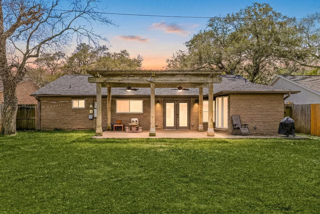 Photo of 5934 Willowbend Boulevard