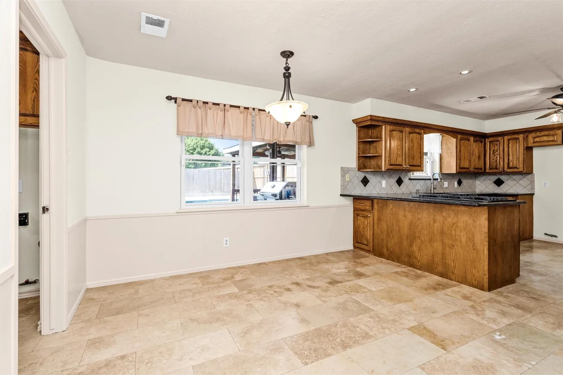 Photo of 8231 Glencliffe Lane
