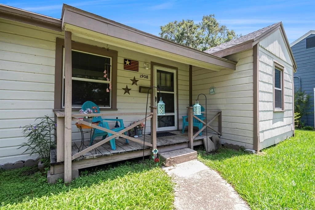 Photo of 1908 Oleander Drive