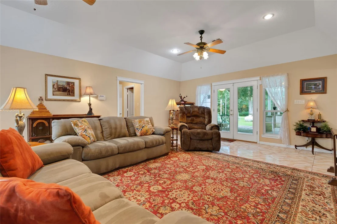 Photo of 27047 Holly Drive