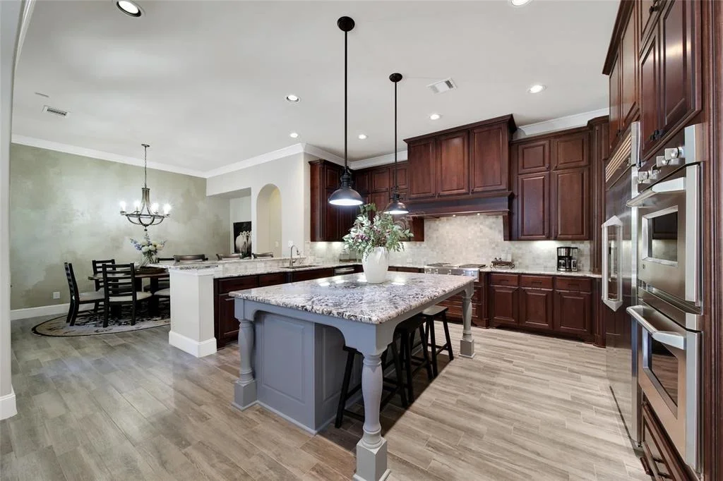 Photo of 111 N Silver Manor Circle