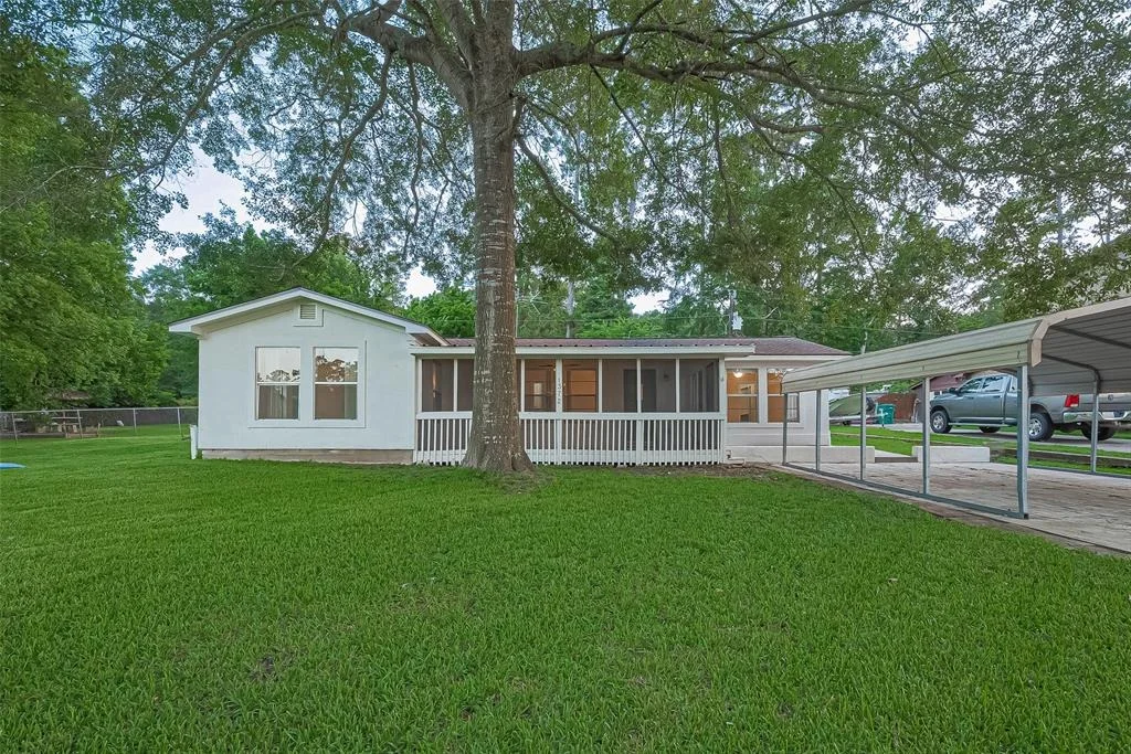 Photo of 1372 W Pine Lake Circle