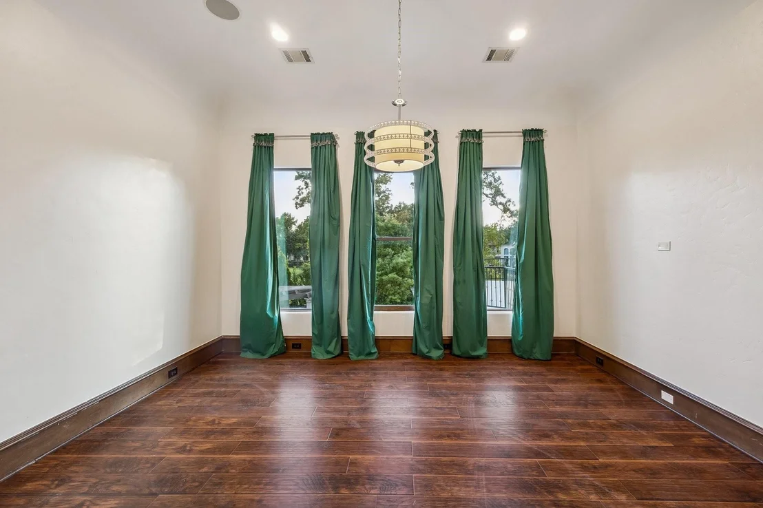 Photo of 6 N Fazio Way