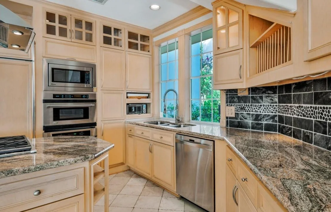 Photo of 35 W Isle Place