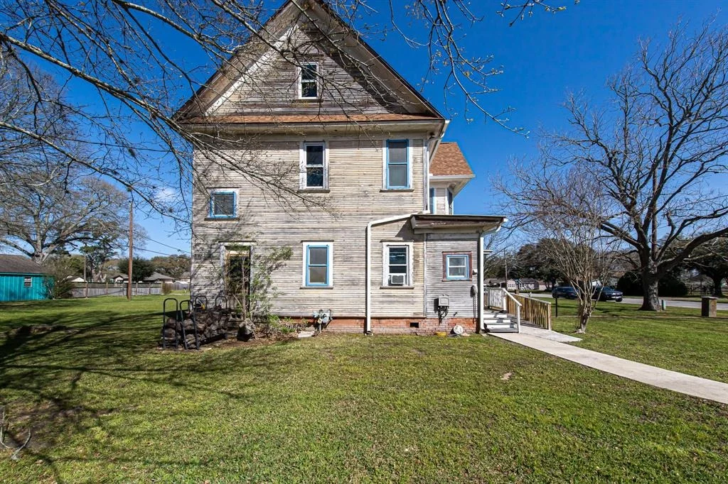 Photo of 406 7th Street